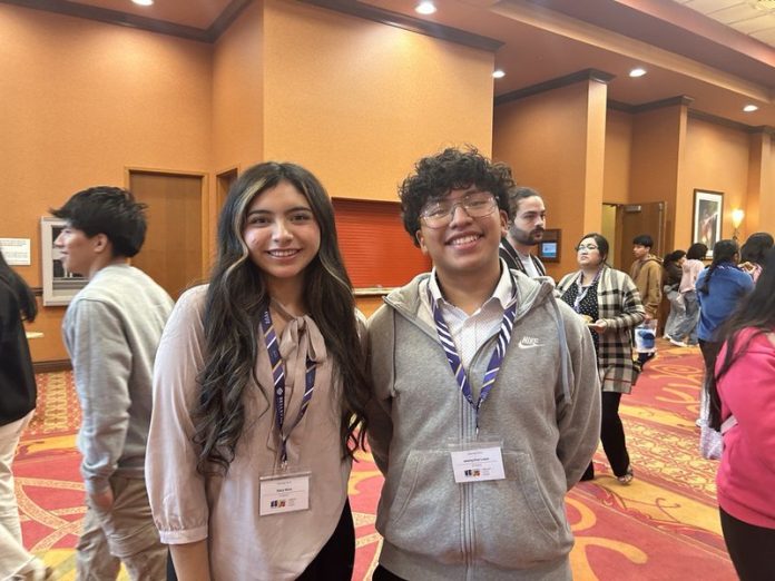 La Cumbre de la Juventud Latina de Nebraska conecta a los estudiantes con las oportunidades