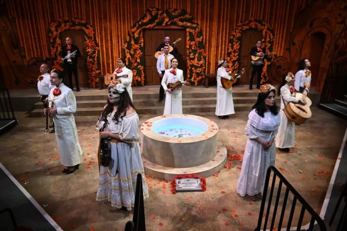 Omaha Community Playhouse celebra 100 años con su primer elenco totalmente hispano