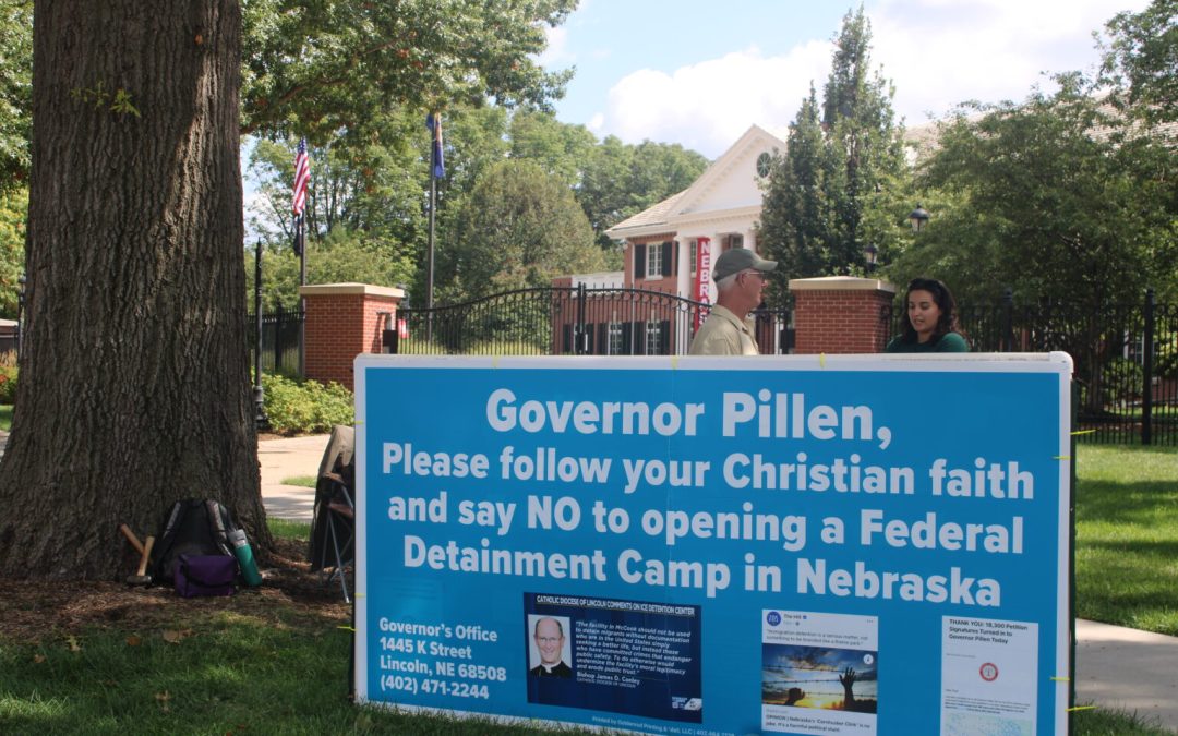 Legisladores encuentran espacio público para debatir el plan de Pillen sobre centro de detención de ICE en Nebraska