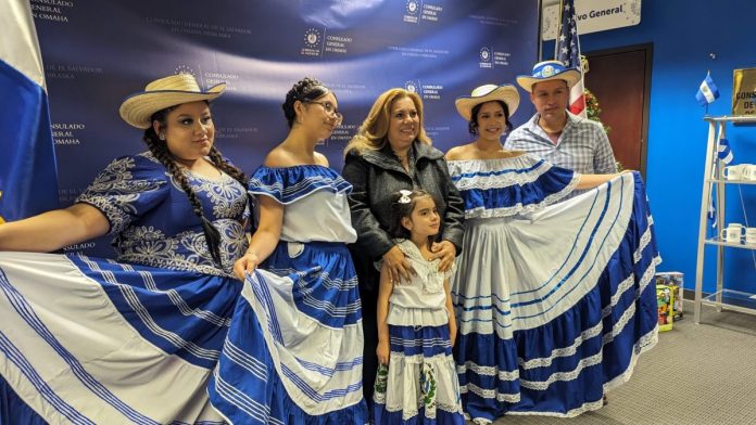 La Diáspora Salvadoreña Brilla en Omaha con Estreno de Documental