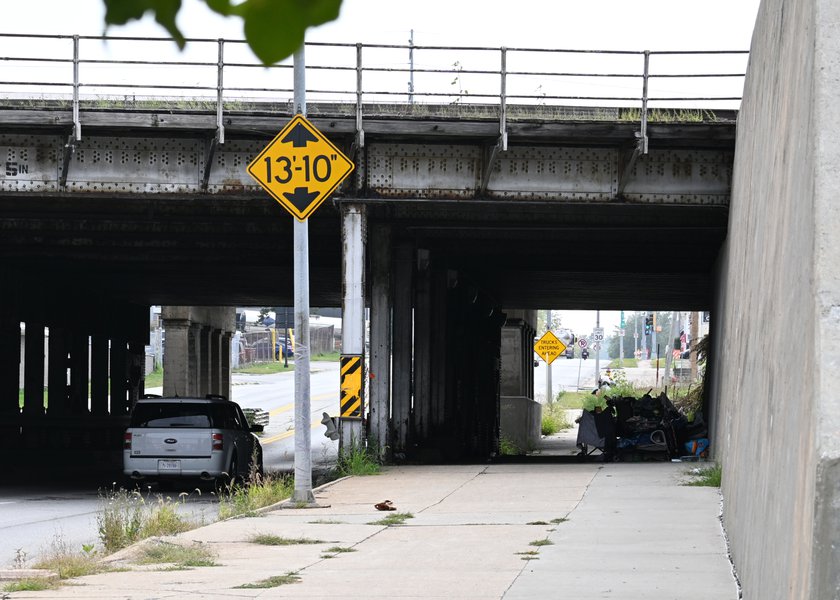 Concejo Municipal de Omaha rechaza ordenanza que prohibiría campamentos de personas sin hogar