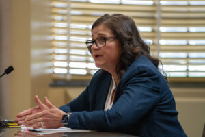 Jennifer Huxoll, jefa de Litigios Civiles del Fiscal General de Nebraska.