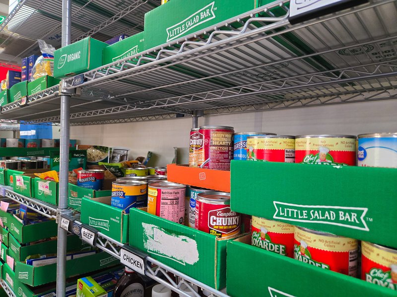 Aun con el gobierno reabierto, los refugiados siguen sin ser elegibles para beneficios de SNAP