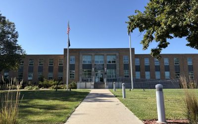 El Departamento de Correccionales de Nebraska busca liberar antes a algunos reclusos. Una senadora ve un vínculo con el centro de detención de inmigrantes de McCook