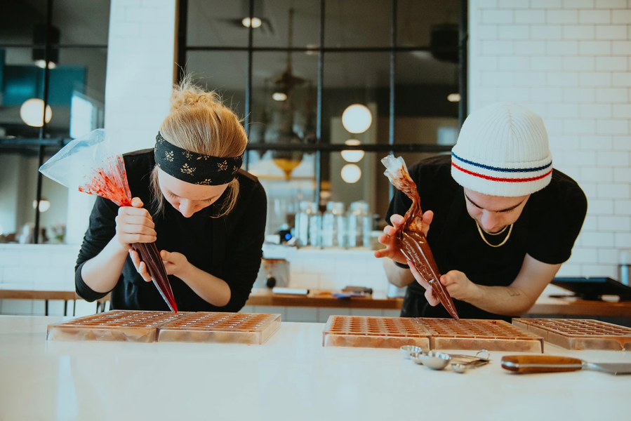 Aranceles de Trump presionan a fabricantes de Nebraska, del chocolate al equipo agrícola