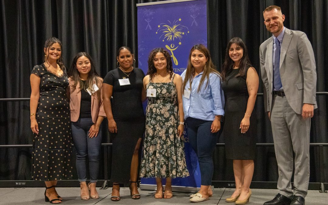Mujeres de Nebraska dedican tiempo y recursos para apoyar a estudiantes inmigrantes