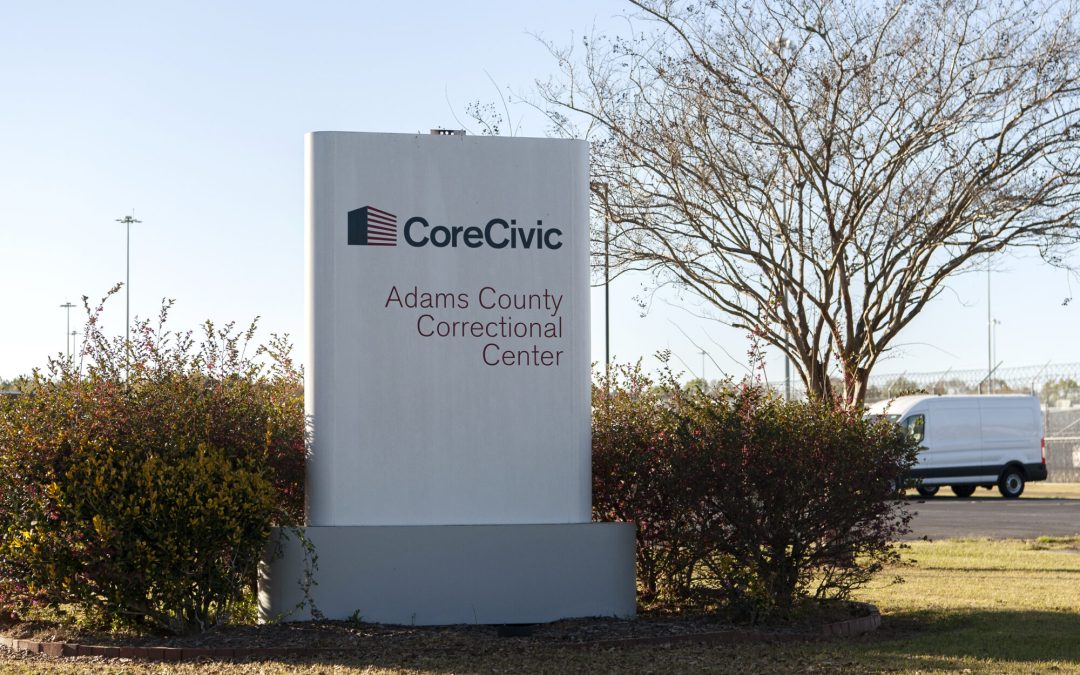 La población baja drásticamente en centro de detención de ICE en Mississippi