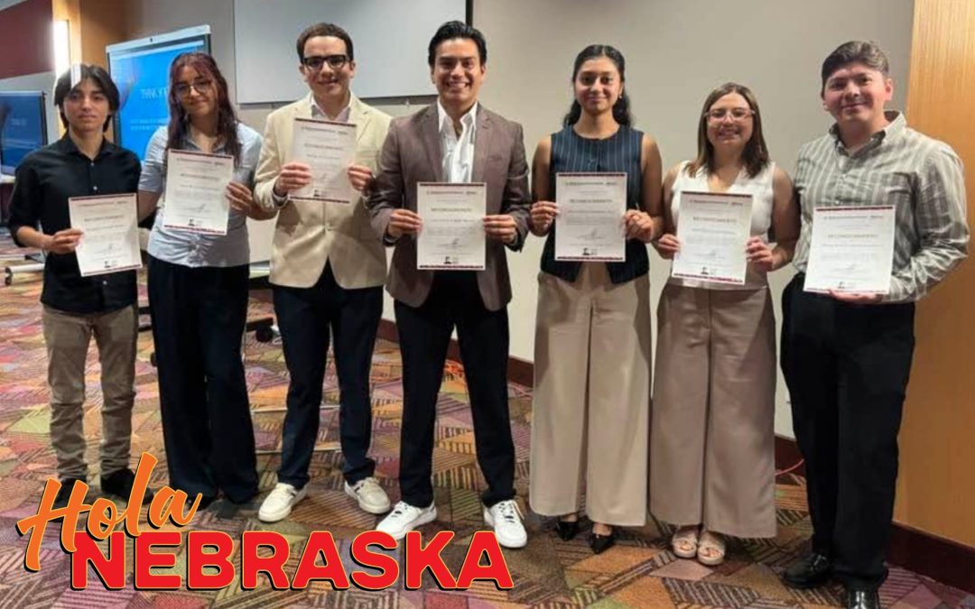 Seven Programa Delfín students present summer research at Bellevue University