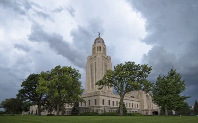 Crédito al impuesto a la propiedad en Nebraska 2026: quién lo recibe y por qué no requiere solicitud